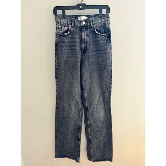 Zara Women’s 4 TRF High Rise Barrel Leg Jeans Black Wash Distressed Hem - Picture 2 of 8